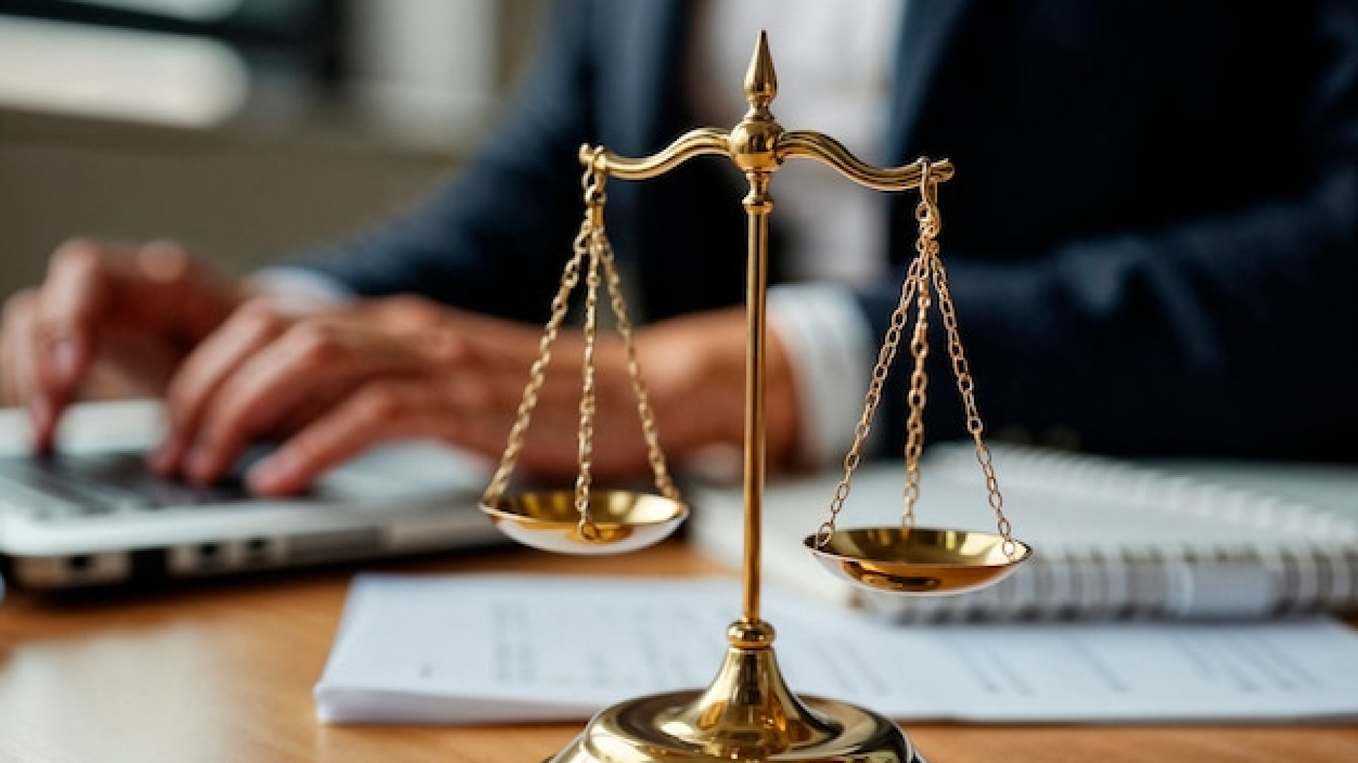 Choisir un avocat pénaliste à Marseille : un enjeu de droits, pas seulement de procédure